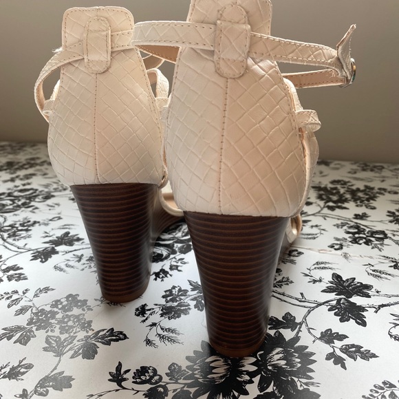 Kelly&Katie wedge - Picture 7 of 8